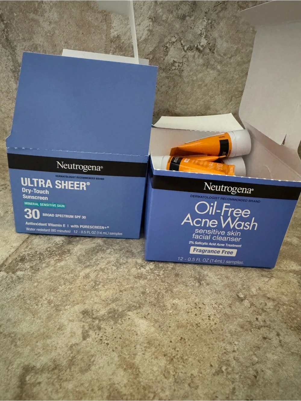 12 each Sample mini Neutrogena Ultra Sheer sunscreen 30 & Oil-Free Acne Wash